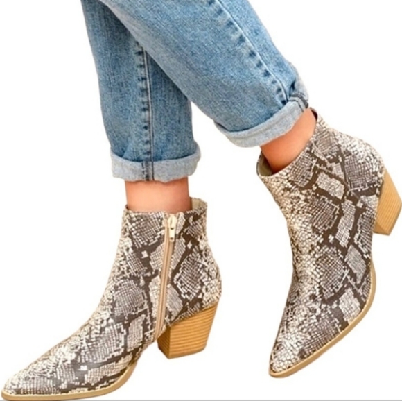 Coconuts by Matisse Shoes - Coconuts by Matisse | Western Snakeskin Pointed Toe Vegan Leather Boots Size 8.5
